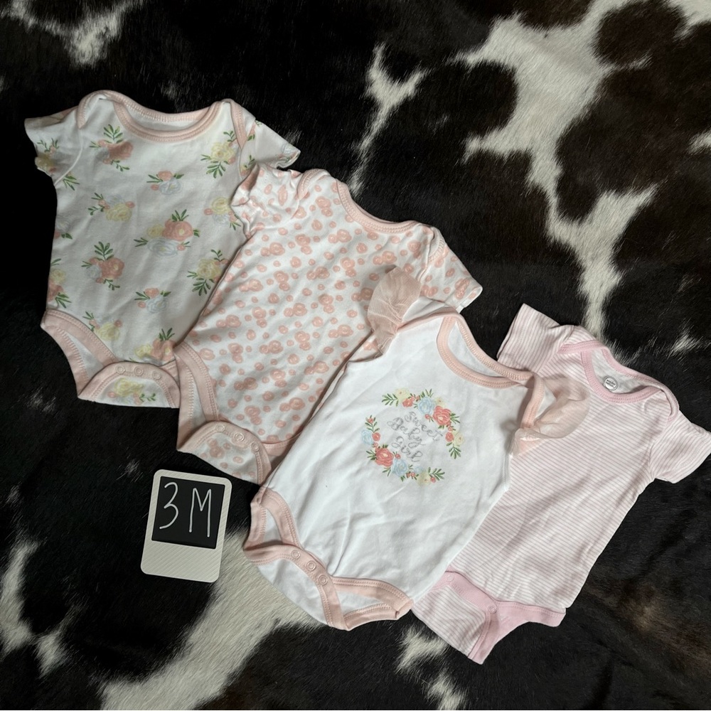 ✅ 5/$25 Baby girl matching set onsies